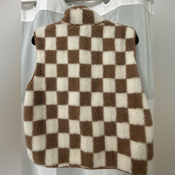 Checkered Brown and Cream Sherpa Vest - Picture 5 of 5